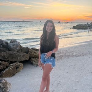 Meet your Posher, Ashley